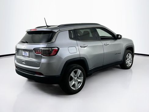 Used 2022 Jeep Compass Latitude w/ Convenience Group AWD/4WD image 5
