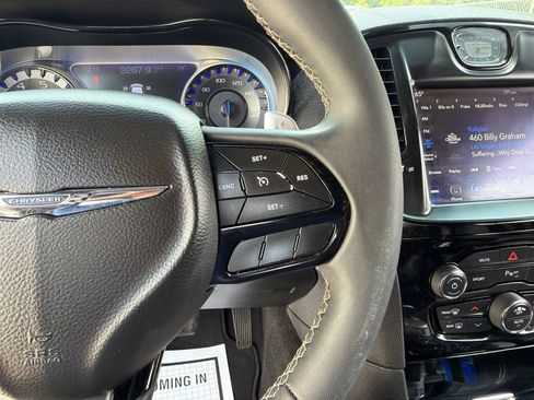 Used 2022 Chrysler 300 S RWD image 28