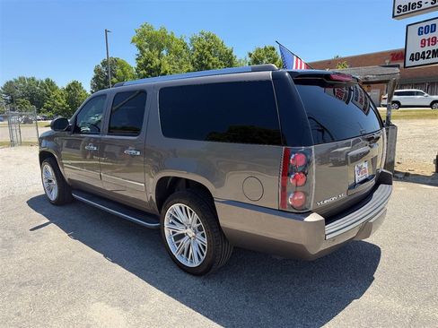 Used 2014 GMC Yukon XL Denali AWD/4WD image 3