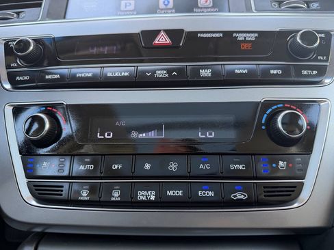 Used 2017 Hyundai Sonata Limited w/ Ultimate Package 02 FWD image 9