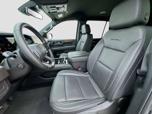Used 2025 GMC Yukon Denali image 13