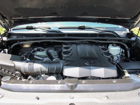 Used 2018 Toyota 4Runner SR5 Premium image 12