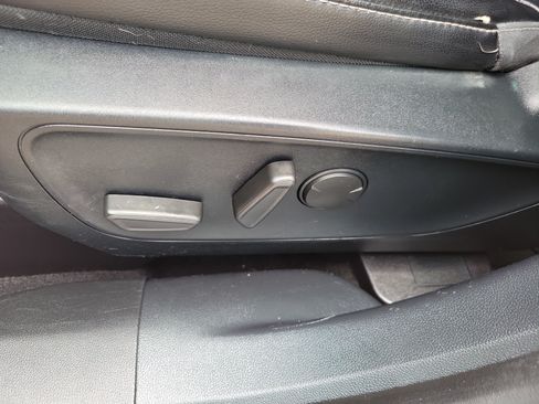 Used 2020 Ford Escape SEL FWD image 17
