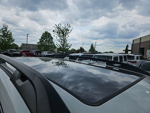 Used 2023 Subaru Ascent Limited w/ Technology Package image 9