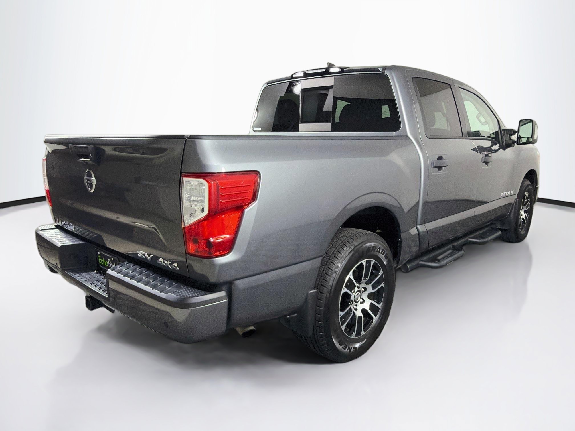 Used 2022 Nissan Titan SV w/ SV Convenience Package AWD/4WD image 9