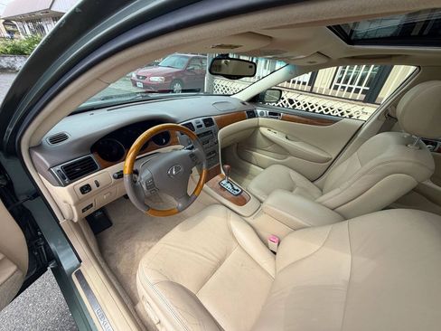 Used 2005 Lexus ES 330 w/ Preferred Accessory Pkg FWD image 10