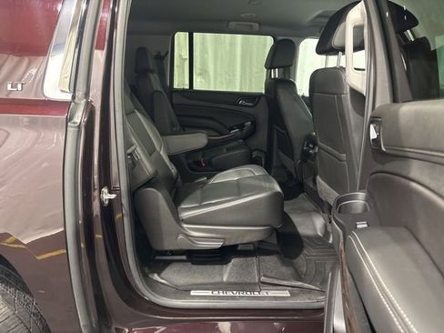 Used 2020 Chevrolet Suburban LT w/ Luxury Package image 12