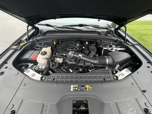 Used 2023 Jeep Grand Cherokee Altitude AWD/4WD image 13