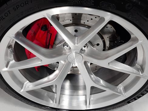 Used 2017 Audi R8 V10 w/ Carbon Exterior Package image 4