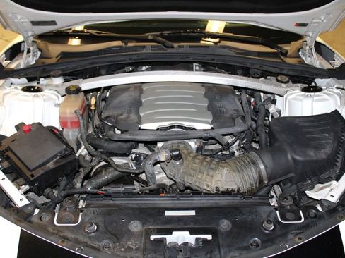 Used 2016 Chevrolet Camaro SS image 31