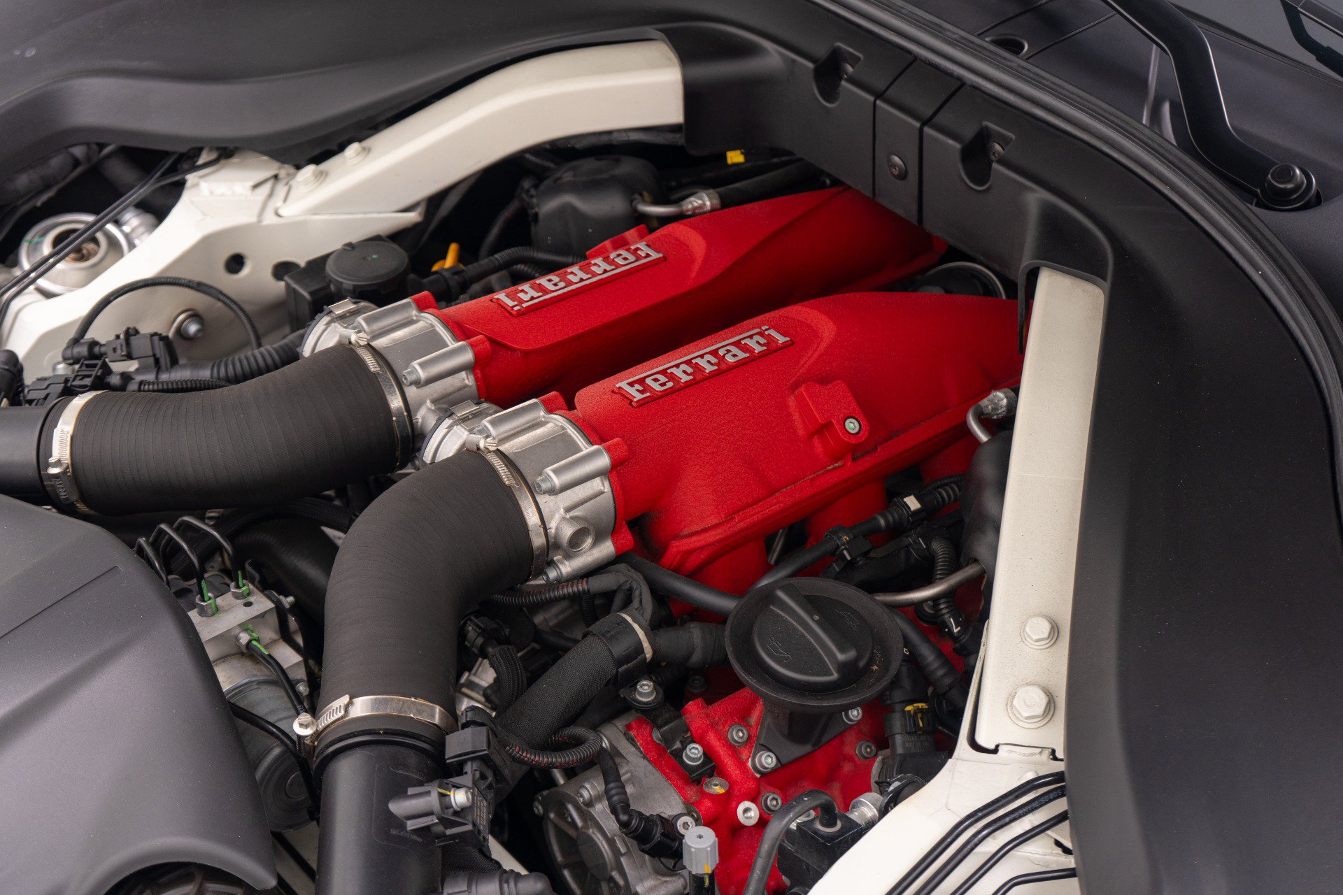 Used 2019 Ferrari Portofino RWD image 47