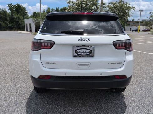 Used 2022 Jeep Compass Limited AWD/4WD image 5