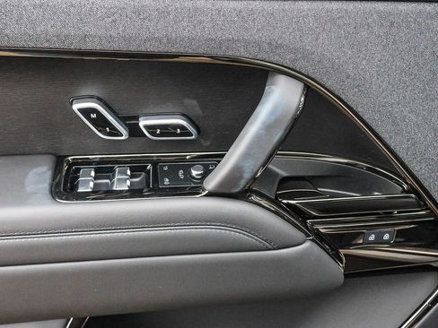 New 2026 Land Rover Range Rover Sport SE image 31