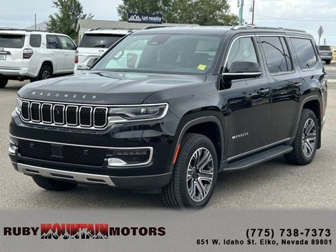 Used 2022 Jeep Wagoneer Series III w/ Convenience Group I AWD/4WD image 3
