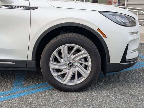 Used 2025 Lincoln Corsair FWD image 11