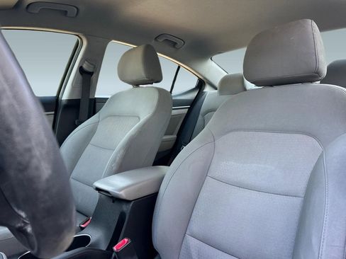 Used 2017 Hyundai Elantra SE image 23