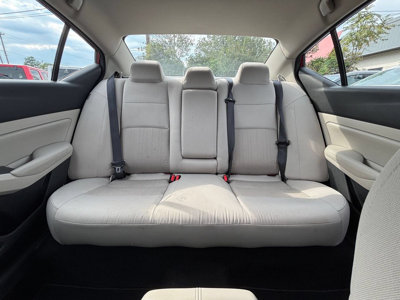 Used 2025 Nissan Altima 2.5 SV FWD image 37