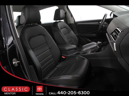 Used 2024 Volkswagen Jetta SE FWD image 15
