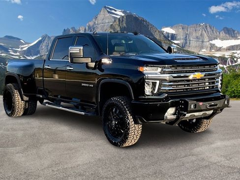 Used 2022 Chevrolet Silverado 3500 High Country w/ Safety Package II image 12