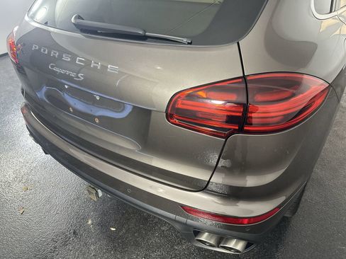 Used 2016 Porsche Cayenne S w/ Premium Plus Package AWD/4WD image 26