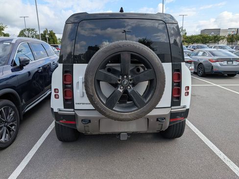 Used 2024 Land Rover Defender 110 X-Dynamic SE AWD/4WD image 3