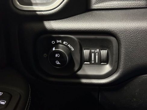New 2026 RAM 2500 Laramie AWD/4WD image 19