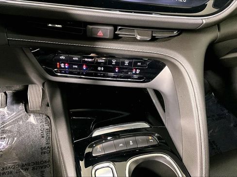 Used 2022 Buick Envision Avenir w/ Safety Package image 33