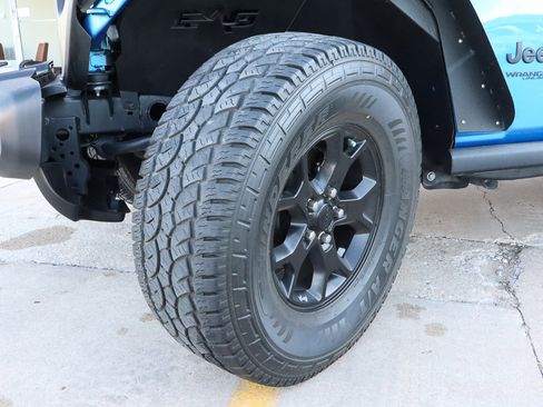 Used 2021 Jeep Wrangler Unlimited Sport image 19