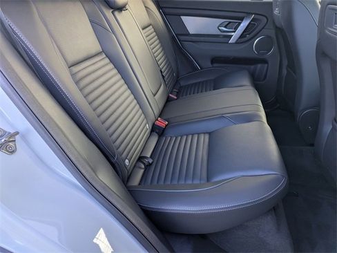Certified 2025 Land Rover Discovery Sport Dynamic SE image 17