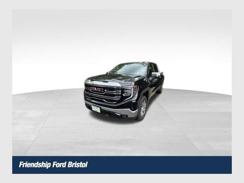 Used 2025 GMC Sierra 1500 SLT AWD/4WD image 1