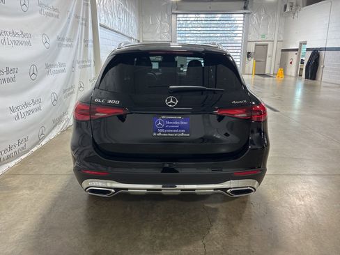 Used 2025 Mercedes-Benz GLC 300 GLC 300 image 4