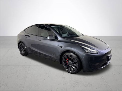 Used 2020 Tesla Model Y Long Range image 4