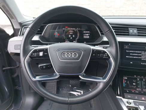 Used 2024 Audi Q8 e-tron Premium AWD/4WD image 19