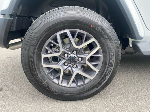 New 2025 Jeep Wrangler Unlimited Sahara AWD/4WD image 31