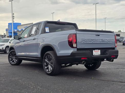 Used 2025 Honda Ridgeline Sport image 6
