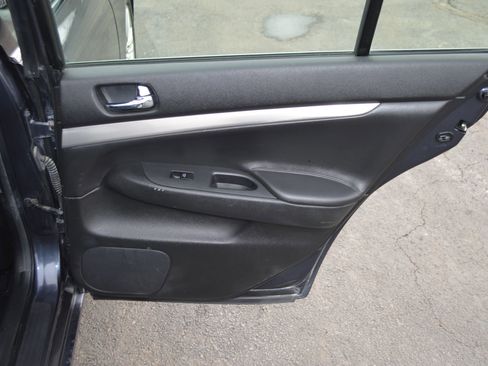 Used 2011 INFINITI G37 G37x Sedan 4D w/ Premium Pkg image 23