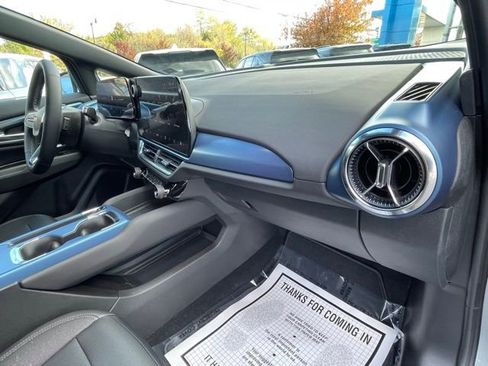 New 2026 Chevrolet Equinox EV LT w/ LPO, Tech Bronze Package FWD image 32