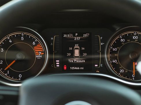 Used 2019 Jeep Cherokee Latitude w/ Popular Appearance Group image 14