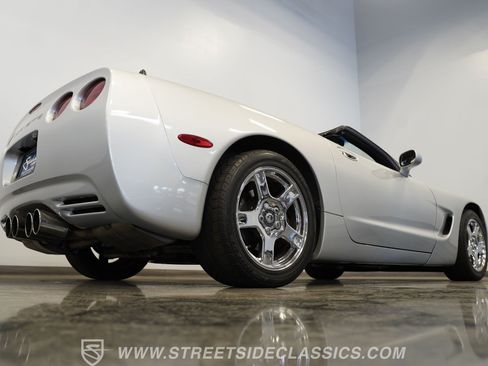 Used 1998 Chevrolet Corvette Convertible w/ Performance Handling Pkg RWD image 32