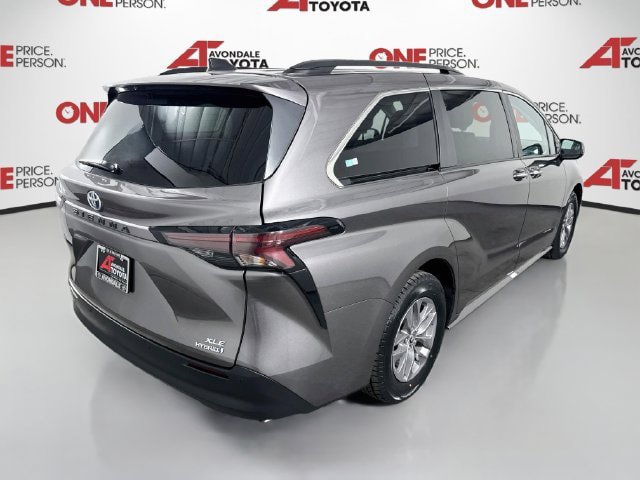 Certified 2024 Toyota Sienna XLE FWD image 8
