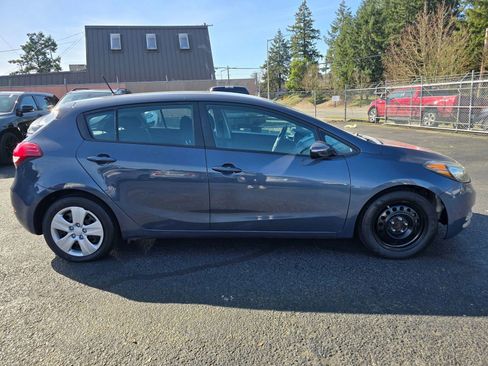 Used 2016 Kia Forte LX image 6