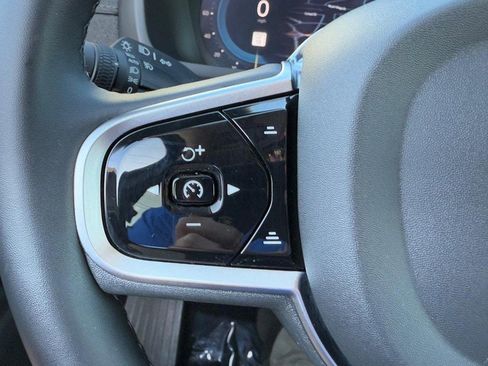 Certified 2025 Volvo XC90 B6 Plus image 18