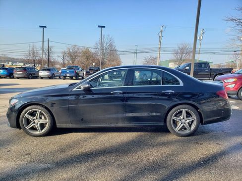 Used 2017 Mercedes-Benz E 300 4MATIC image 5