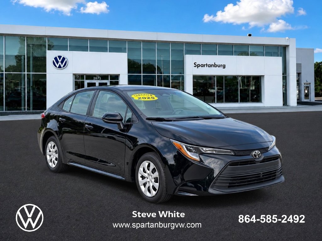 Used 2025 Toyota Corolla LE FWD image 1