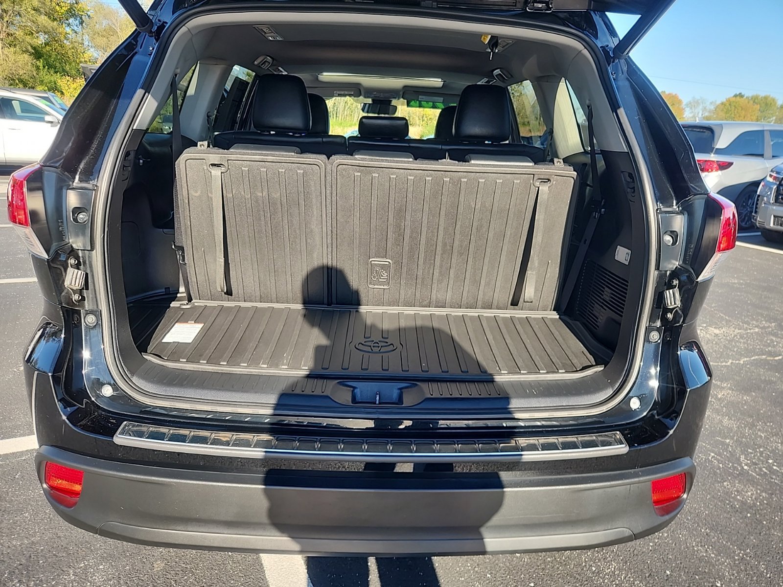 Used 2019 Toyota Highlander XLE AWD/4WD image 39