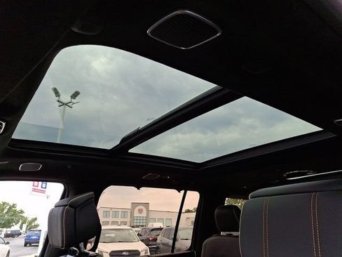 Certified 2022 Jeep Grand Wagoneer Series III AWD/4WD image 18
