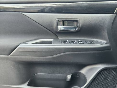 Used 2019 Mitsubishi Outlander ES FWD image 20