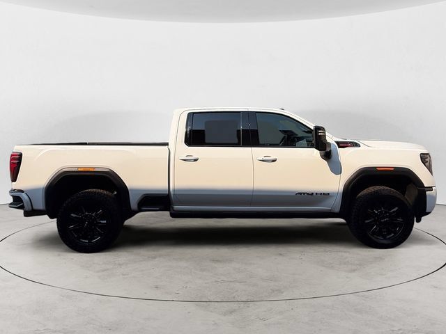 Used 2024 GMC Sierra 3500 AT4 w/ Technology Package AWD/4WD image 4
