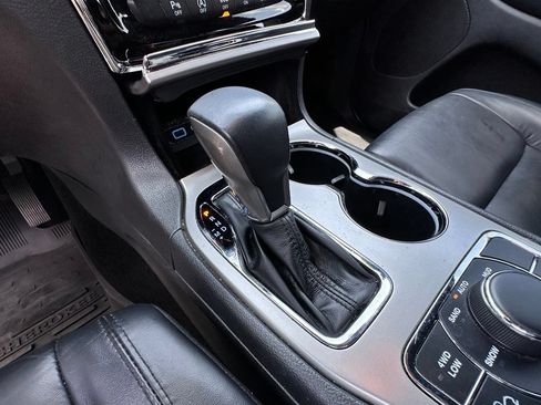 Used 2019 Jeep Grand Cherokee Limited AWD/4WD image 41