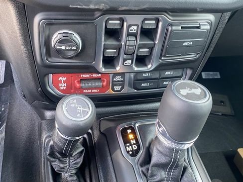 New 2026 Jeep Wrangler Unlimited Rubicon image 32